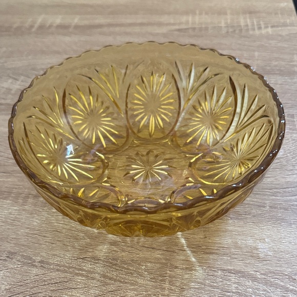 Anchor Hocking Other - Vintage 1960s Anchor Hocking Honey Amber Glass Medallion Serving Bowl
